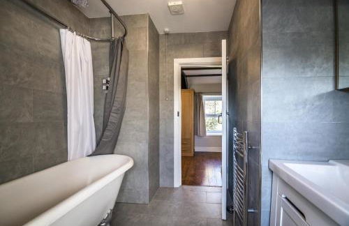 Barn Conversion - Hot Tub - Penally - Tenby - Photo 53