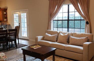 The Monarch - Foto 24