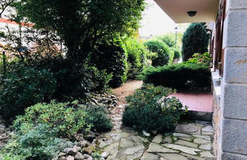 Caserio Arrigorri excelente ubicación jardín con BBQ perfecto para grupos - Foto 50