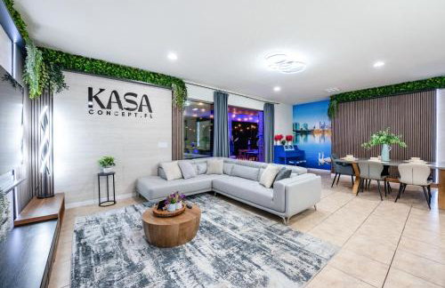 Luxury 8BR Villa with Pool, Spa, Theater & Game Room near Disney - Foto 5