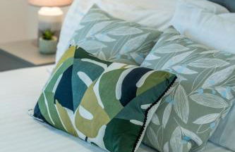 Skyvillion - London River Thames Top Floor Apartments by Woolwich Ferry, Mins to London ExCel, O2 Arena , London City Airport with Parking - Foto 53