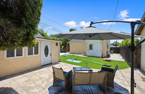 Pasadena Charming Vacation Home with Hot Jacuzzi - Photo 77