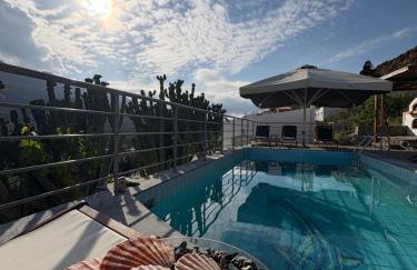 Stone Heaven Villa -Poolside BBQ & Fresh Herbs - Photo 1