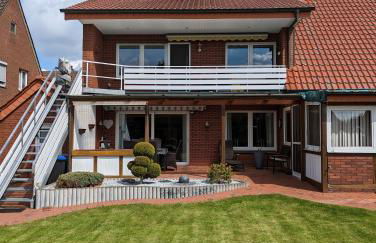 Ferienwohnung Leni erstes OG inkl Balkon Gartenblick kostenfreier Parkplatz stadtnah aber ruhig gelegen - Foto 1