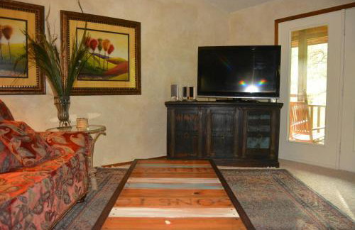 37DPD - Forest view, log-sided two bedroom, two bath condo on Lake Ouachita - Photo 16