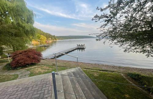 Risingwater Newly Listed Stunning Home with 150-Foot Beachfront in the Finger Lakes - Foto 3