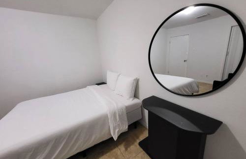 Large parking lot sleeps 8 - Foto 4