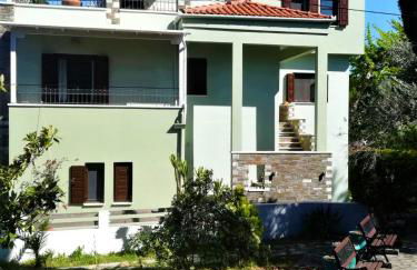 Almira Kalamos - Foto 1