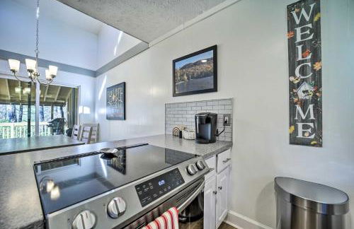 Sapphire Home with Grill and Pool Access - Foto 11