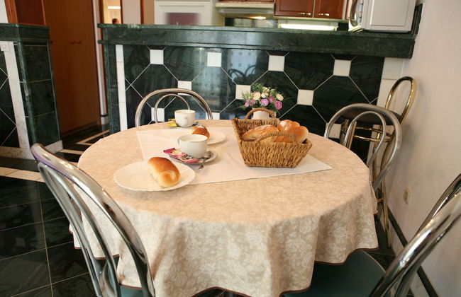 Sea front stone house - Photo 38