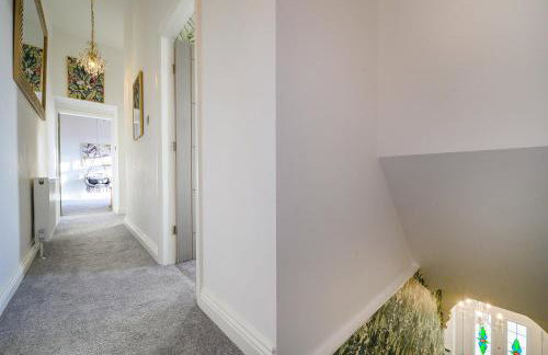 Spacious 6 Bedroom Escape with Hot Tub, Games Room & Karaoke in Yorkshire - Foto 8