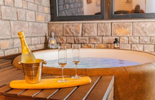 Jacuzzi - Flexible SelfCheckIns 20 - Zagreb - Luxury - Garage - Smart - Brand New - Apartments Repinc - Foto 31