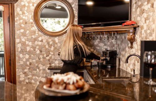 Lux Western Cabin Pool Table Ping Pong Vibes - Foto 33