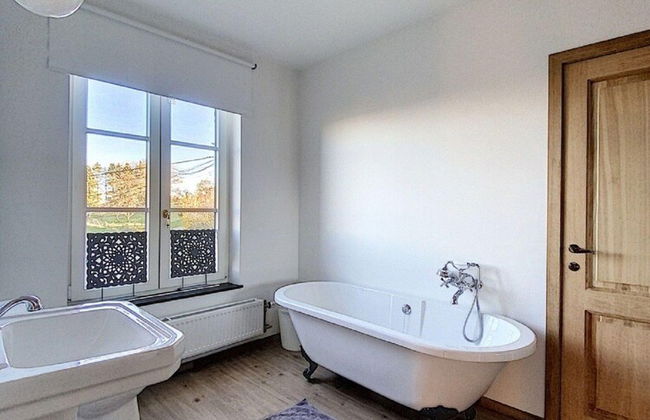 Elegant Hillside Mansion - Photo 19