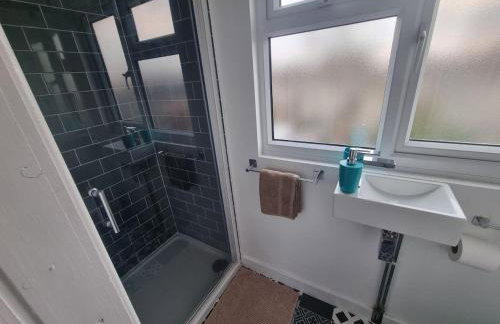 Spacious 4-Bedroom Home - Foto 17