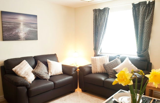 Bryn Melyn Farm Cottages- 5 Luxury Cottages In A Stunning Setting with Wood Fired Hot Tub - Photo 19