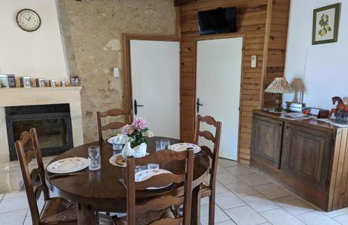 Maison Charentaise avec Cheminée, Jardin et Animaux acceptés - FR-1-653-221 - Foto 13