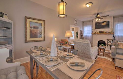 Modern, Sun-Lit Retreat with Fire Pit and Yard! - Foto 9