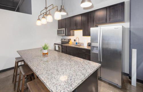 King Bed - Heart of PB - Jaw-Dropping Rooftop and Gym - Foto 22