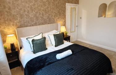 NEW 4 Beds Huge Driveway for LWBs Group Base Willenhall Bilston Junction 10 M6 A454 Keyway Junction A463- Wolverhampton Walsall--Bloxwich - I54 Business Park-Molineux Stadium - BY Samina - ARZ Stays - Regular Work & Long Stays Available - Foto 6