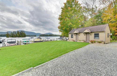 Lake George Waterfront Cabin with On-Site Marina! - Foto 18