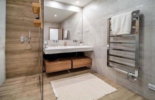 Casa Sol Luxury Rooftop Penthouse Gym Spa Pools - Photo 33