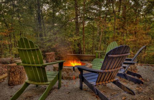 Golden Eagle GA Cabin - Hot Tub, Firepit & Fast WiFi - Foto 27