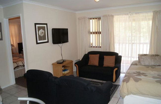 Serengeti Self Catering Units - Photo 17