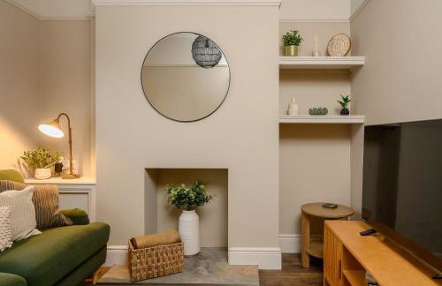 Stylish 3BR Townhouse Sleeps 6 Near City Centre - Foto 12