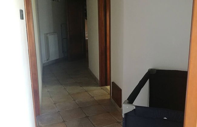 Portion of a Farmhouse With 30 Beds - 4 Apartments and 2 Rooms - Foto 44