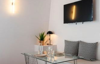 Studio équipé côté cour, parking gratuit - Foto 14