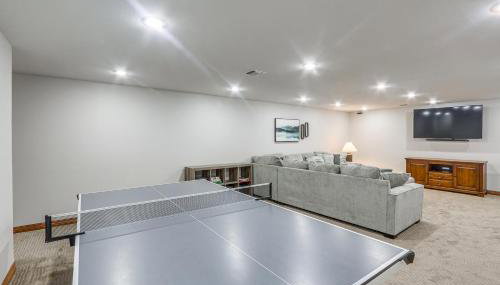 2 Mi to Main Street Family Home in Winfield! - Foto 2