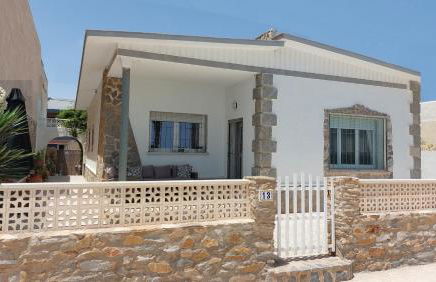 CHALET A 5 METROS DEL MAR.Wifi gratis - Foto 2