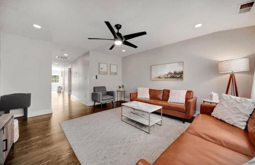 Lavish Flat w King Bed in near DT Food & Shops - Foto 11