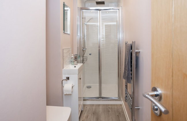 Stunning 2 bed Seaside Apartment With Sea Views - Foto 38