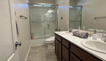 Amazing Lincoln Home with Pool and Hot Tub - Foto 4