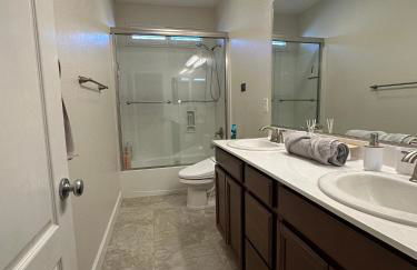 Amazing Lincoln Home with Pool and Hot Tub - Foto 4