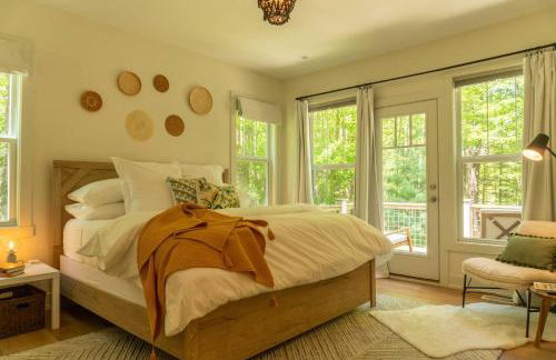 Lake Effect Lodge 3 min from Laketown Beach! - Foto 9