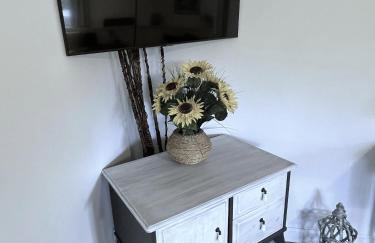 Private Lower Level Suite in Home-Sep Entrance! - Foto 15