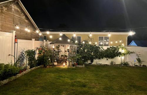 Gem by the water with firepit & all fenced backyard 2 Bedrooms - Photo 30