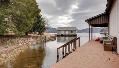 Lake Guntersville Getaway with Shared Boat Dock! - Foto 2
