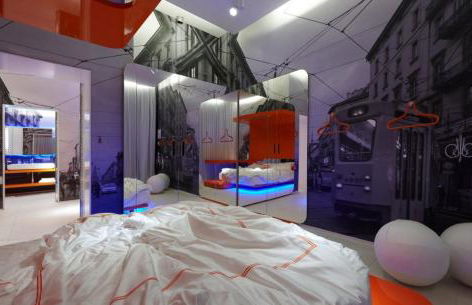 Town Suites - Photo 33