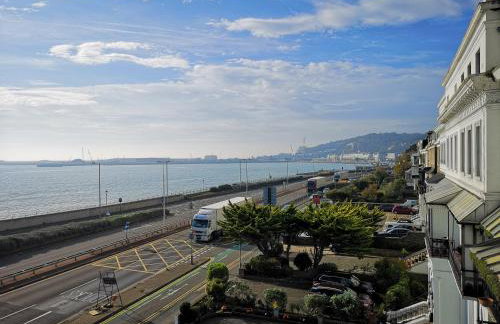 Flat next to port and cliffs with parking - Foto 3