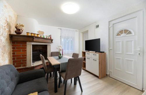 Two Stone Houses Iva - Foto 28