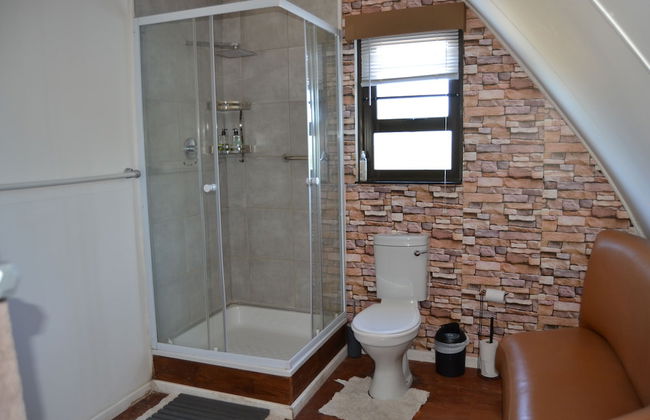 Arch Cabins Self Catering - Photo 28