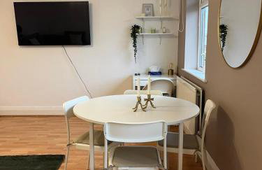 The Cotton Mill Hideaway - One Bedroom Apartment - Free Parking near Etihad Stadium & CoOp Live - Foto 12