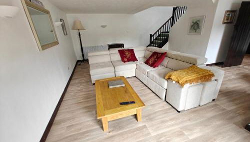 Linhay -Farm Cottage - Photo 2