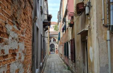 Venice Apartment with Private Courtyard - Foto 43