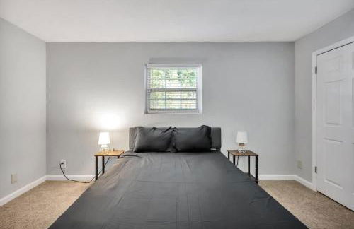 Simple 1BD Near Duke & Hospital - 2nd Floor - Photo 13