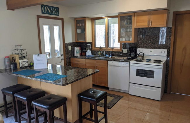 Mountain Memories by Avantstay Hot Tub Enclosed Deck, Large Yard w/ Fire Pit - Foto 4